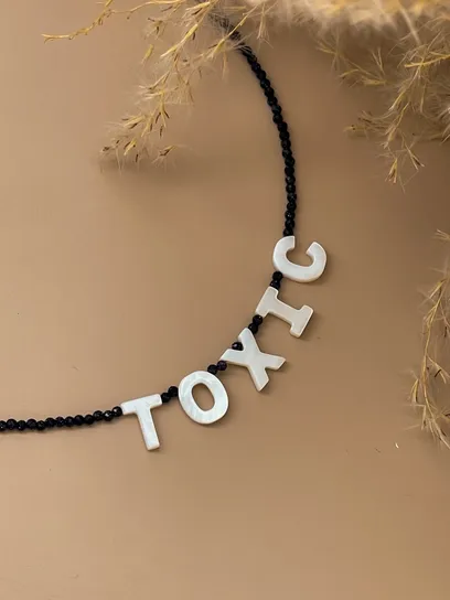 Кольє "Letter Toxic"